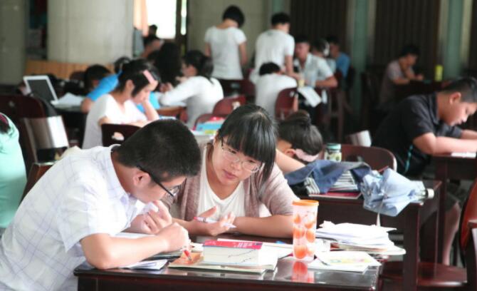 “专升本”与“普通本科”有啥不同？找工作时会出现差别，很现实