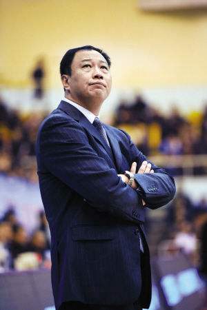 cba为什么叫指导（CBA绝杀大队的背后，站着神机妙算，知人善用的战术大师崔指导！）