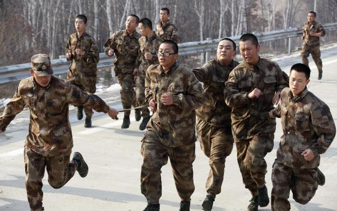 大学毕业当兵好，还是大二结束当兵好？想参军的大学生要知道