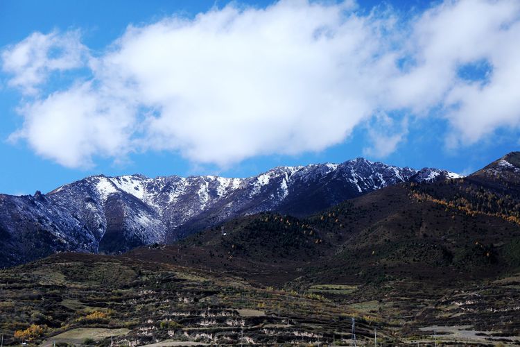 雪晴山色秀 云处有蓝天—雾漫雪山