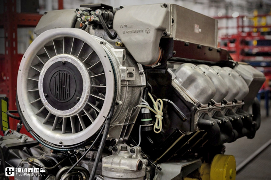 曾经的风冷内八字是多少卡车人的梦致敬那些年开过的太脱拉