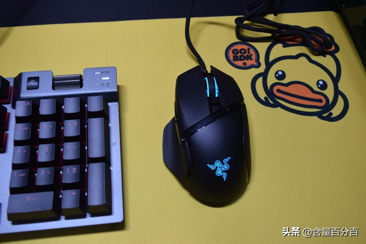 不谈性价比，轻量级电竞鼠标雷蛇Razer 巴塞利斯蛇 V2 拆解点评