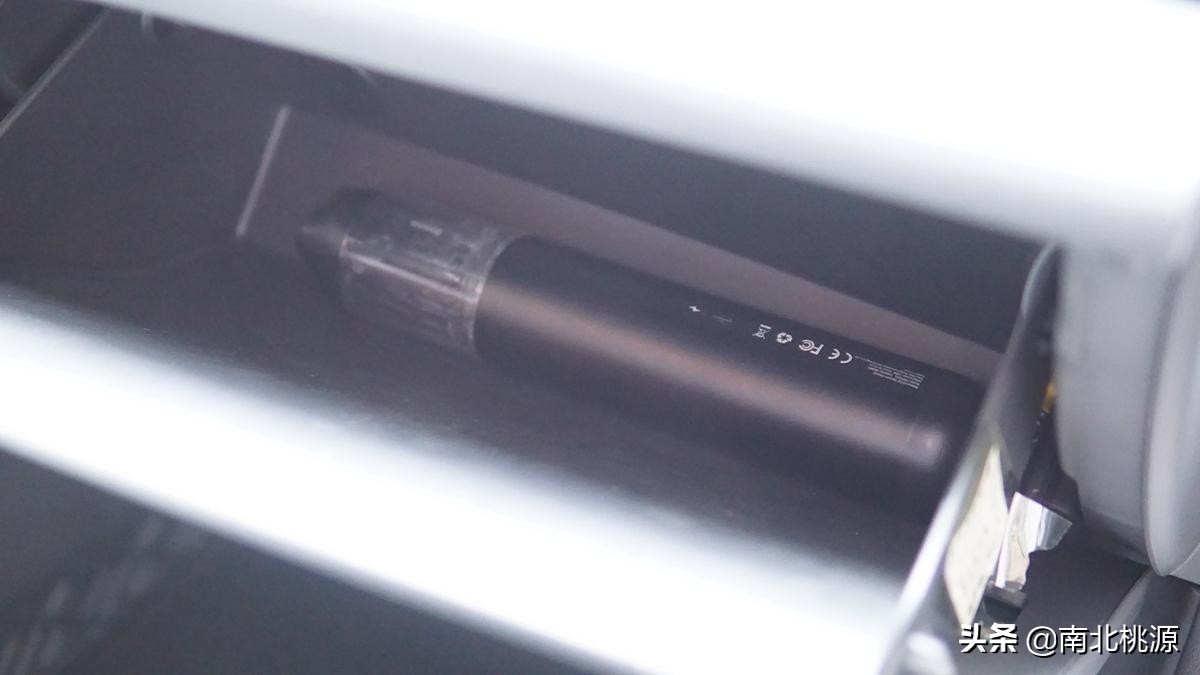超强吸力，能吸能吹还带灯：倍思A3 车载吸尘器 使用体验