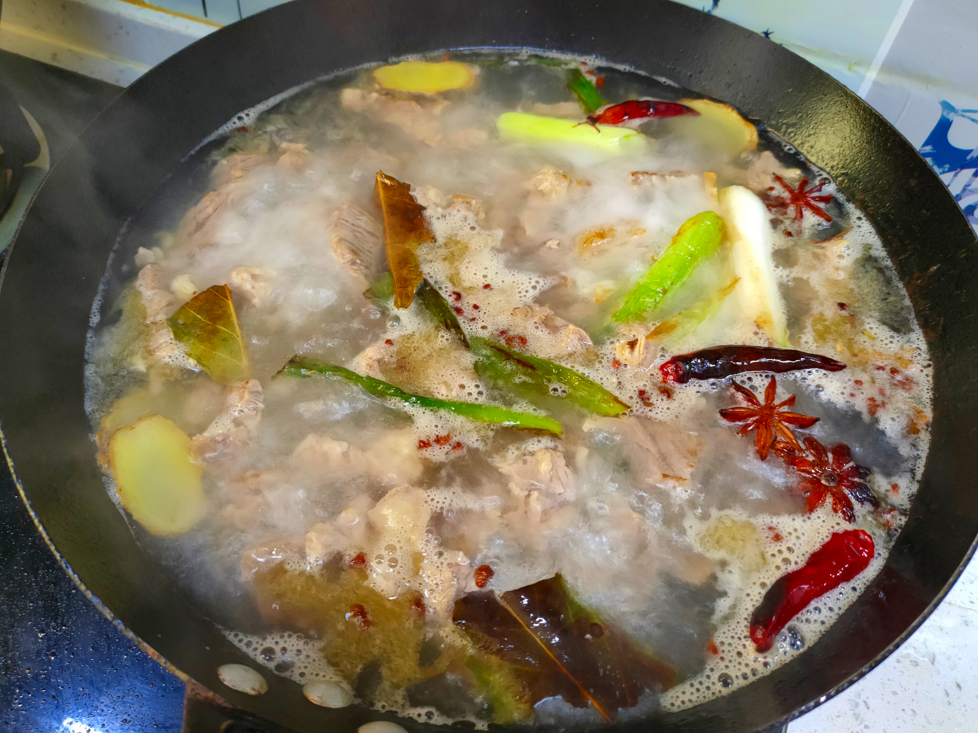 无论炖什么肉，牢记“5窍门”，肉质软烂不腥不柴，很多人不知道