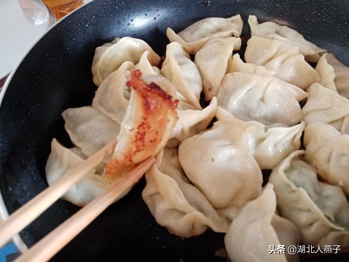 速冻水饺做煎饺，无需解冻，直接煎，简单方便一看就会的锅贴做法