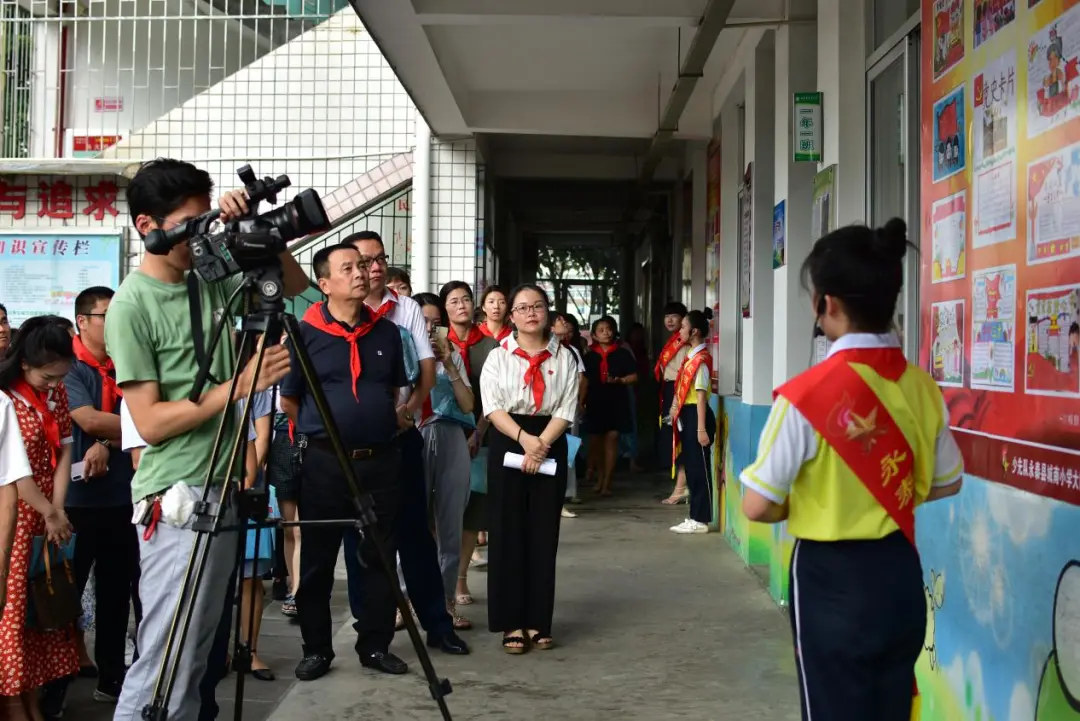 我国的队旗怎么画(永泰：党史知识我来画 高举队旗跟党走)