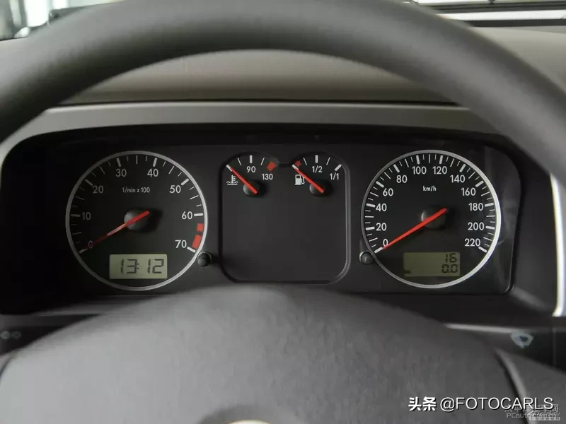 大众桑塔纳志俊1.8L实拍,当年性价比超高的B级车,你作何评价?
