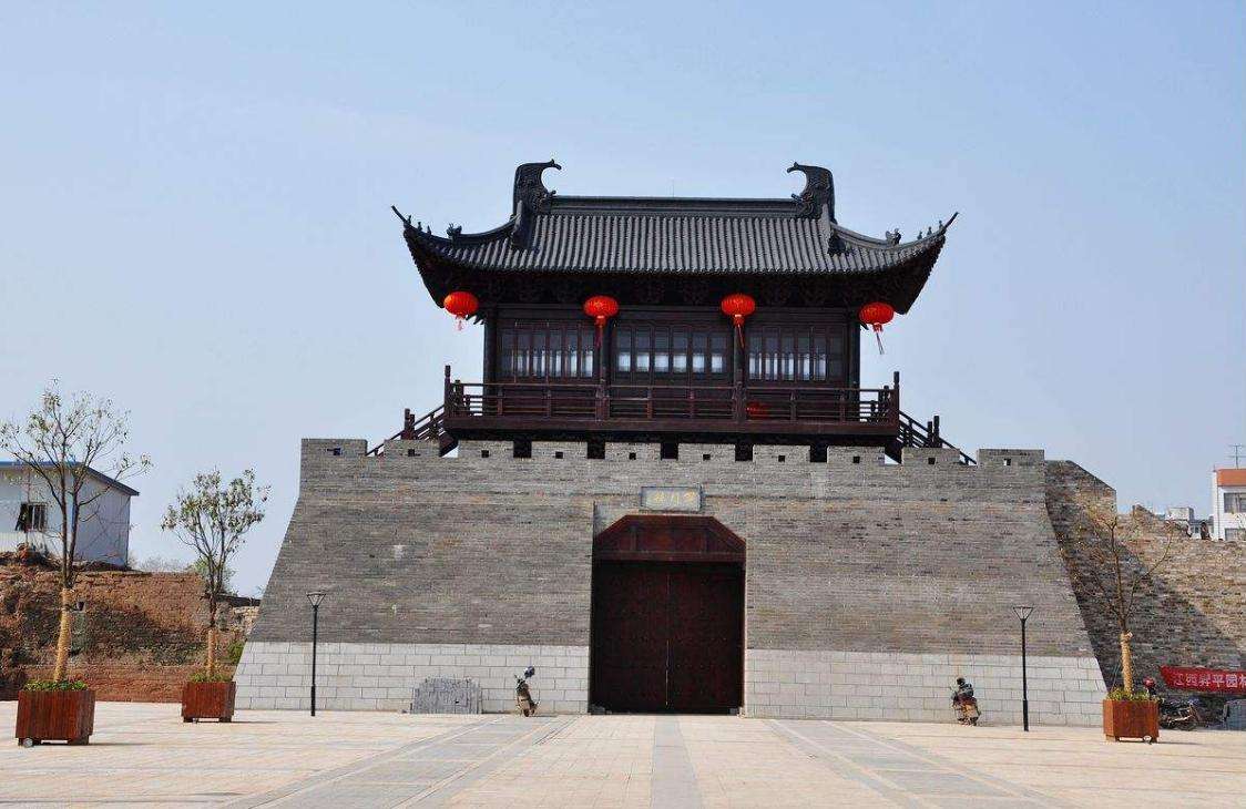 古代城门为什么都是往里开的？这样设计的好处是什么呢 - 标件库