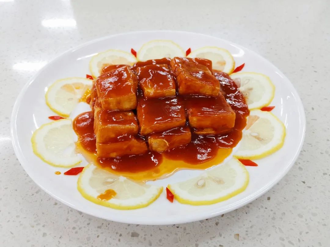 馋哭了！上海学校食堂里深藏不露的特色美食