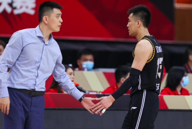 2018年NBA总决赛(恭喜杨鸣，李洪庆拿下2米08NBA总冠军，郭艾伦韩德君不再孤军奋战)