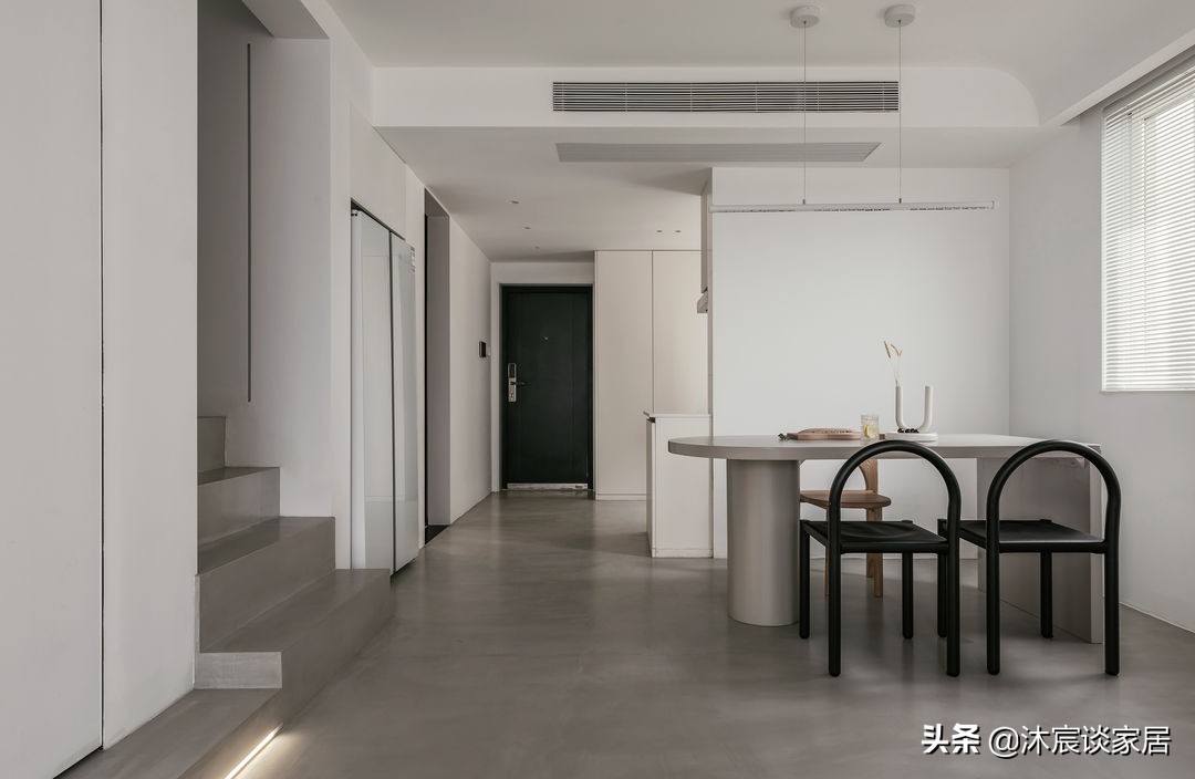 追求极简主义的夫妻，客餐厅家具不超10件，真的是越简单越高级