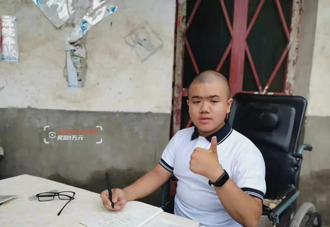 陪读妈妈奖高考励附图（山东）