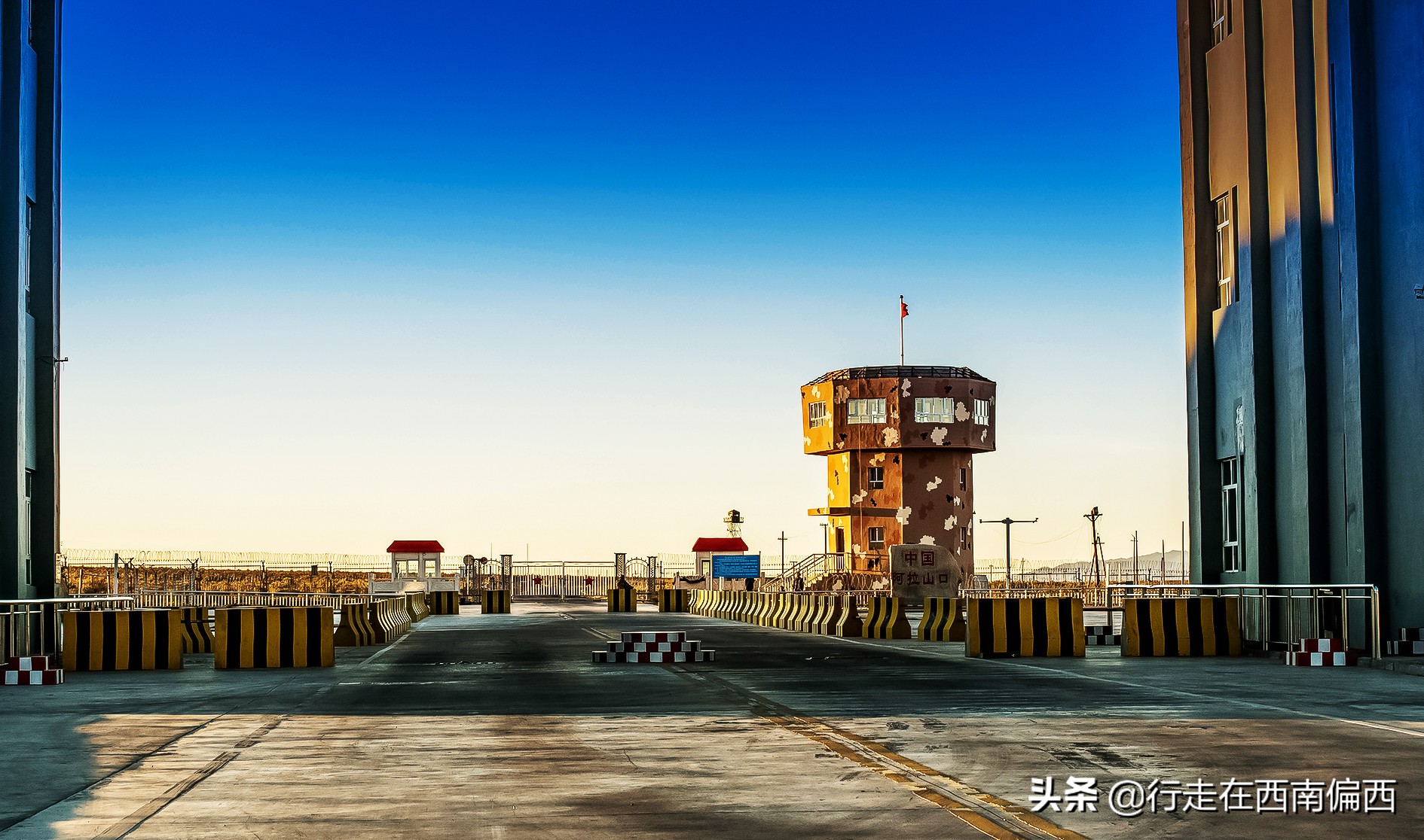 阿拉山口与霍尔果,走进北疆边境线上的"双子星"口岸
