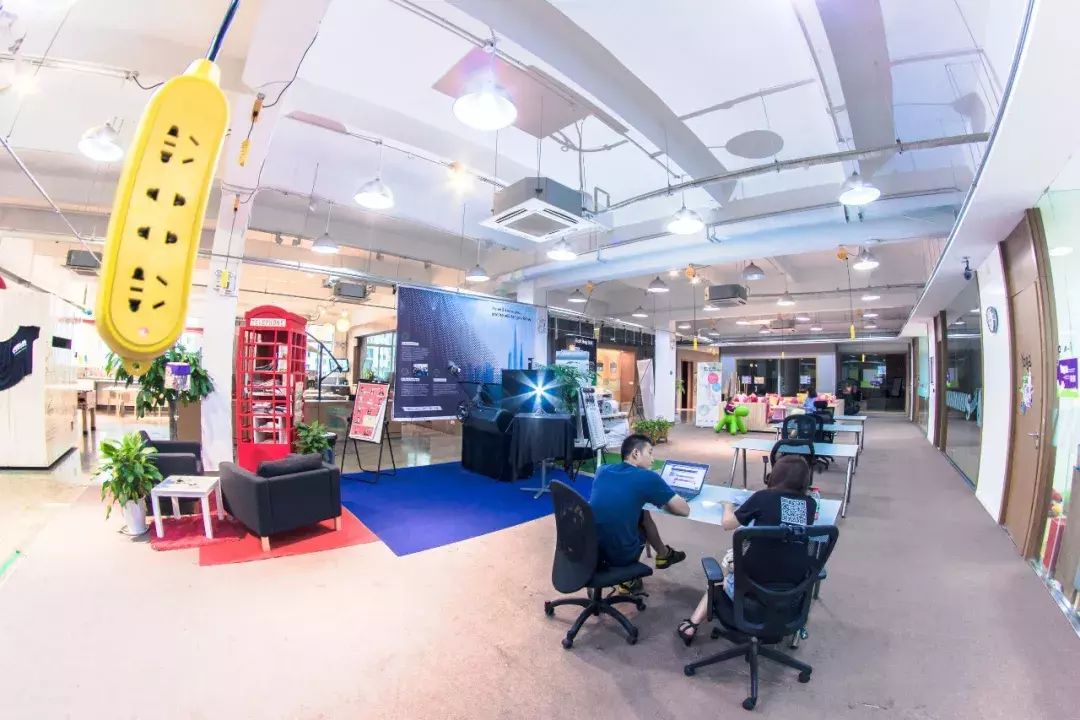 同济大学,弯道超车