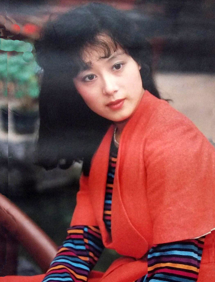 仇恋电视剧里的演员(八九十年代演员吴玉芳,夏菁同框,十分难得,她们的