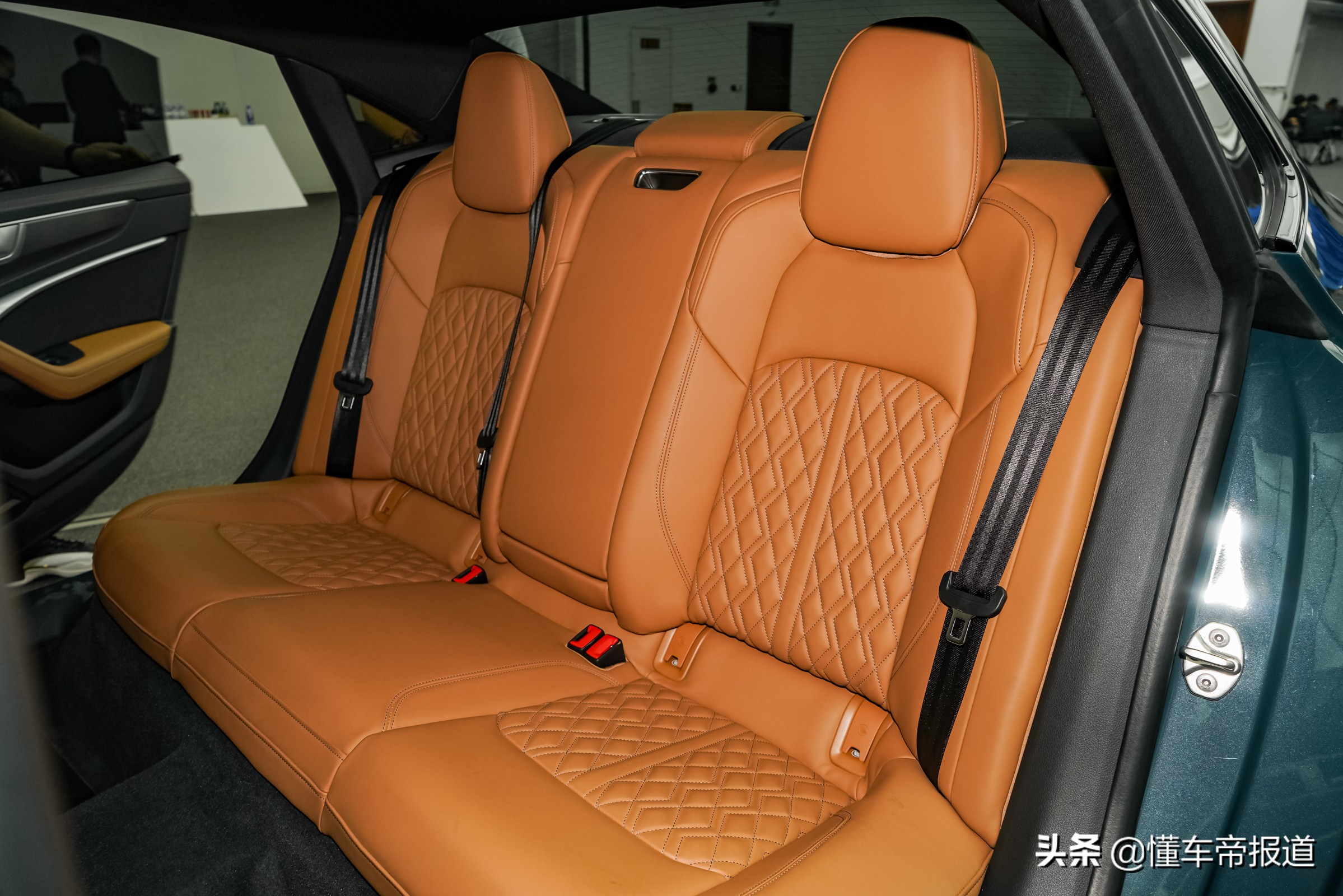 新车｜车身加长/搭3.0T发动机 上汽奥迪国产A7L正式发布