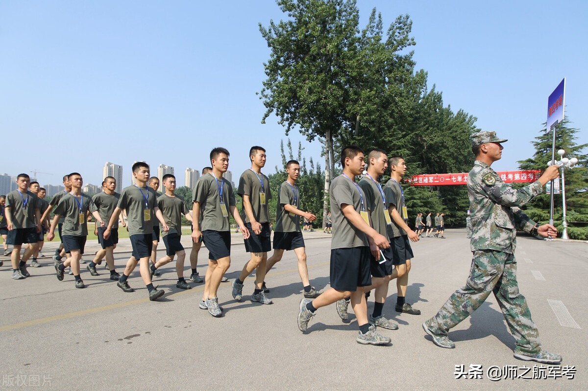 本科毕业想参军入伍考军校，不知道可不可行？