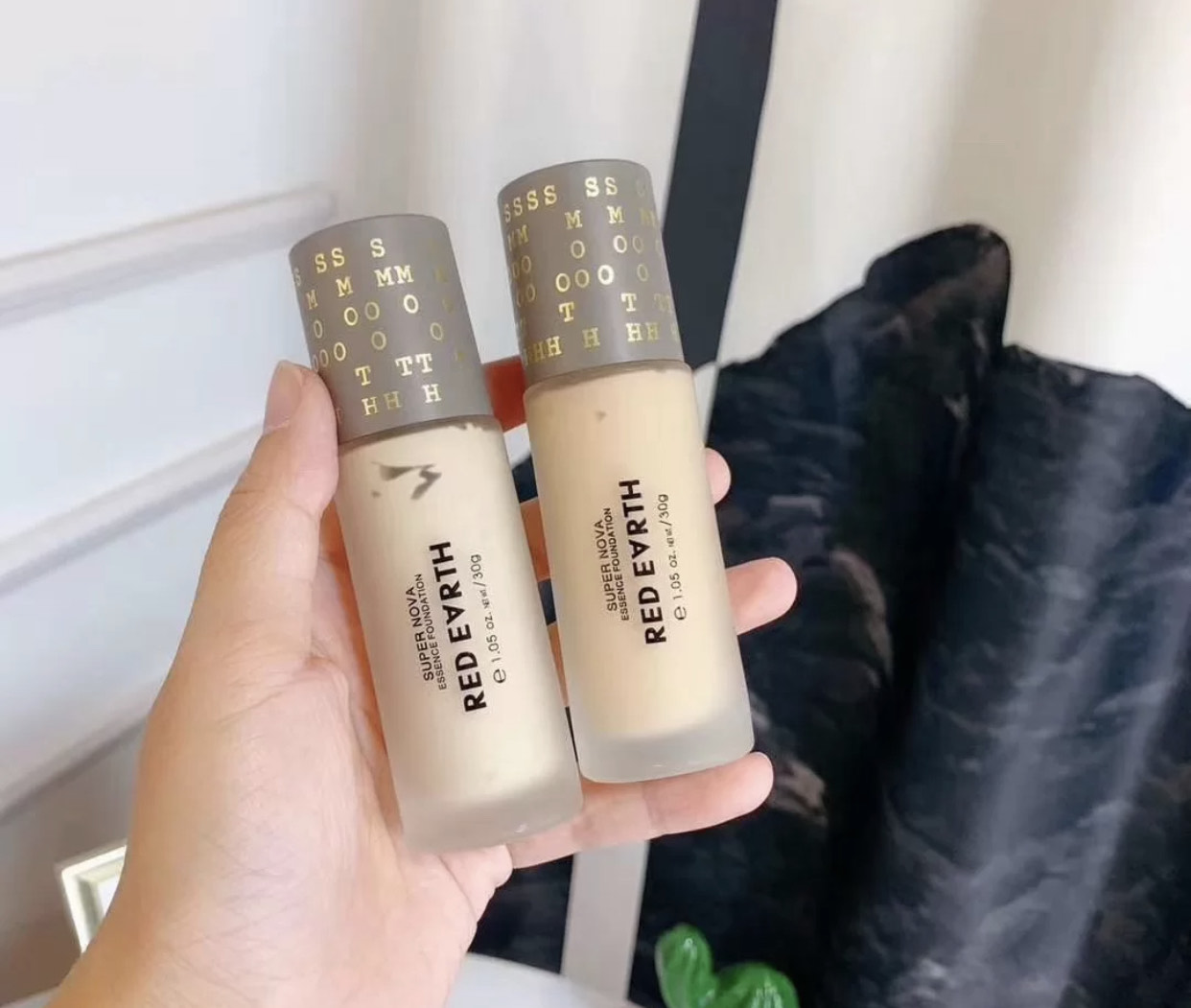别再信“网红平价”粉底液，完美日记浮粉搓泥，红地球毛病一大堆