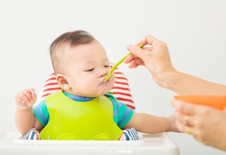 提醒爸妈：孩子发烧、嘴里起疱，可能是传染病，别以为是普通感冒