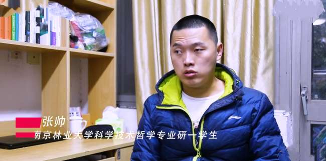 励志！从不能站立到学会行走，脑瘫少年离家4000公里读大学，还跨专业考上研究生