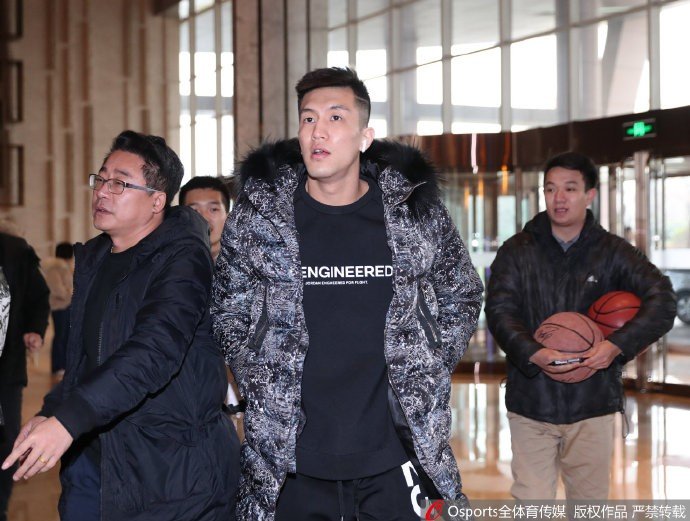 cba星锐塞哪个台（CBA全明星集结完毕，今晚上演星锐赛，CCTV5亚洲杯直播暂让路）