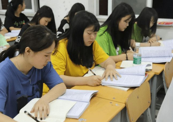 为什么同一所大学里，既有一本又有二本，两个批次之间差别在哪？