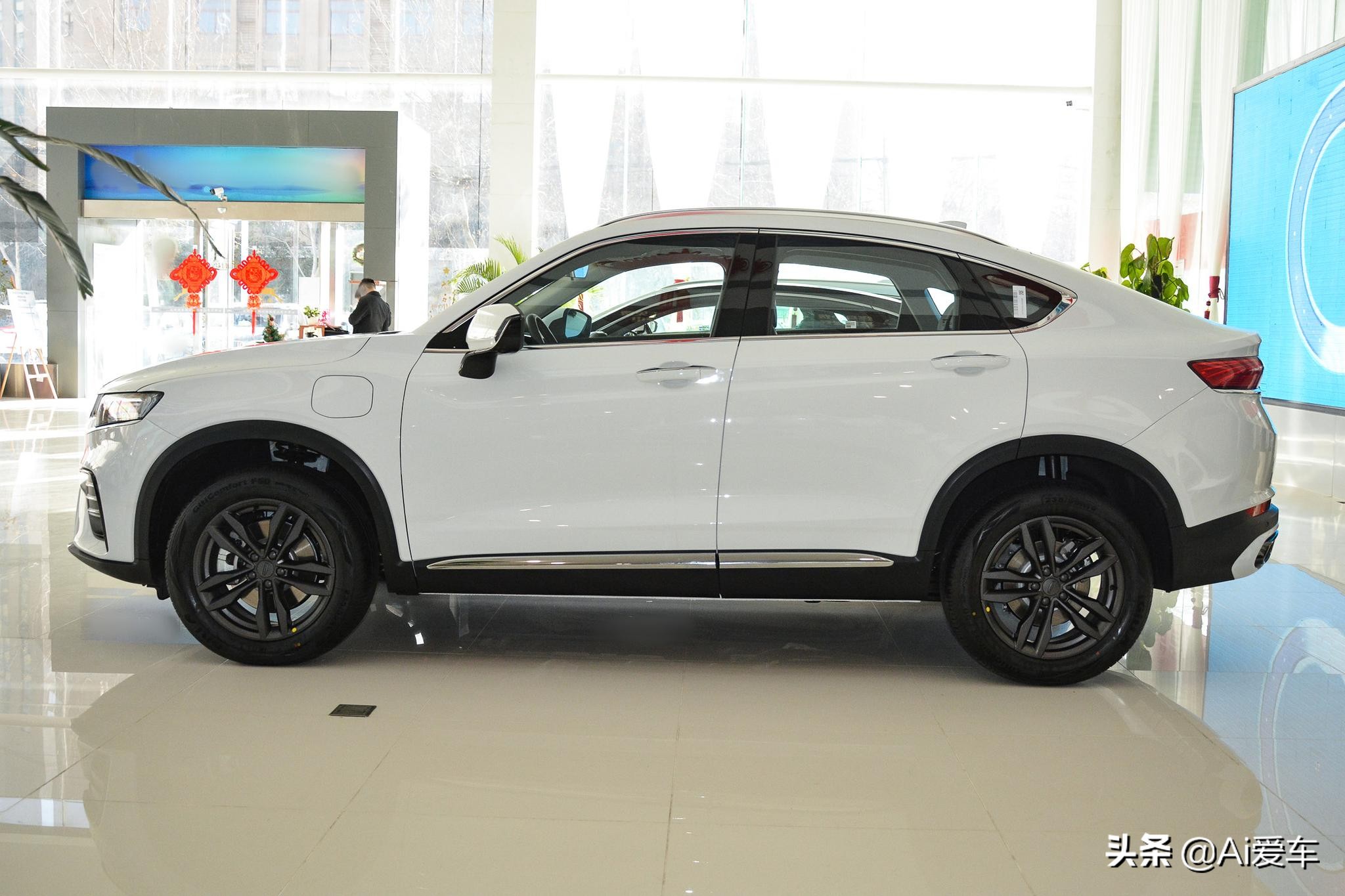 1.6L油耗92燃油好养活，吉利混动家用SUV，低价高质量，星越PHEV