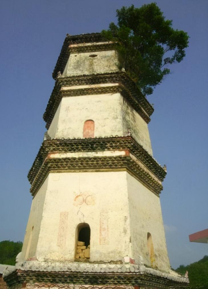 华表塔,原名黄猄社塔,位于广东省河源市和平县彭寨镇墩头村.