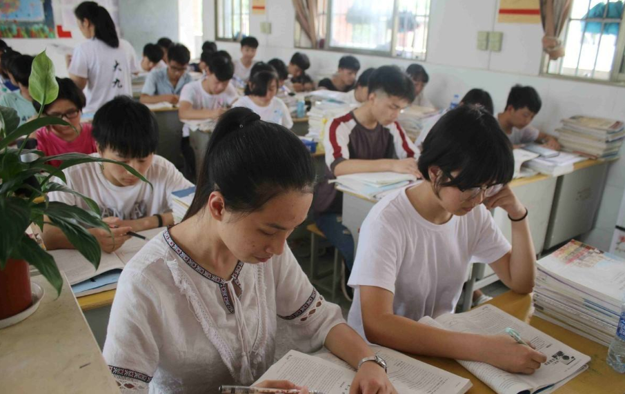 河北这4所野鸡大学“臭名远扬”，人民日报已曝光，考生需谨慎