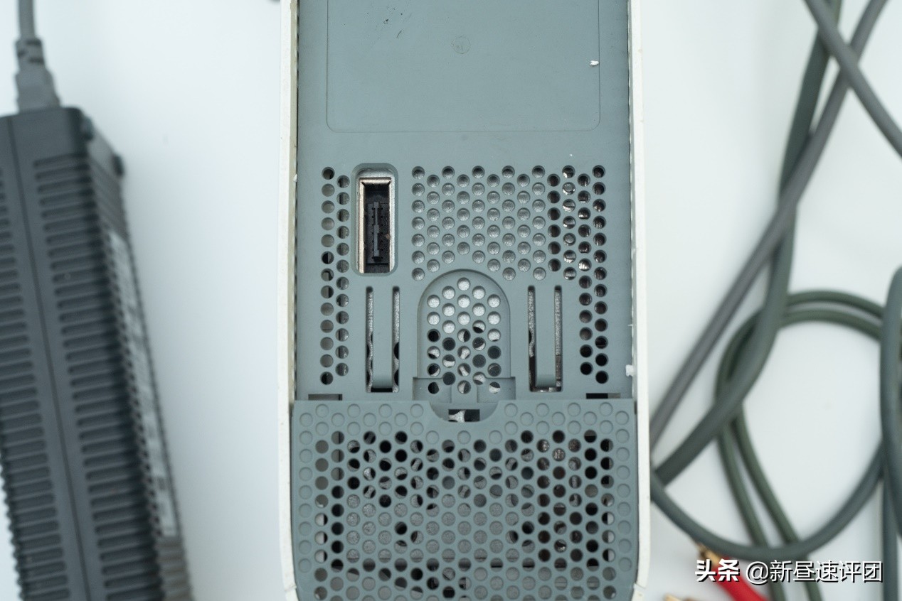 XBOX360拆解修复：我在厨房解决了万年诟病的三红问题