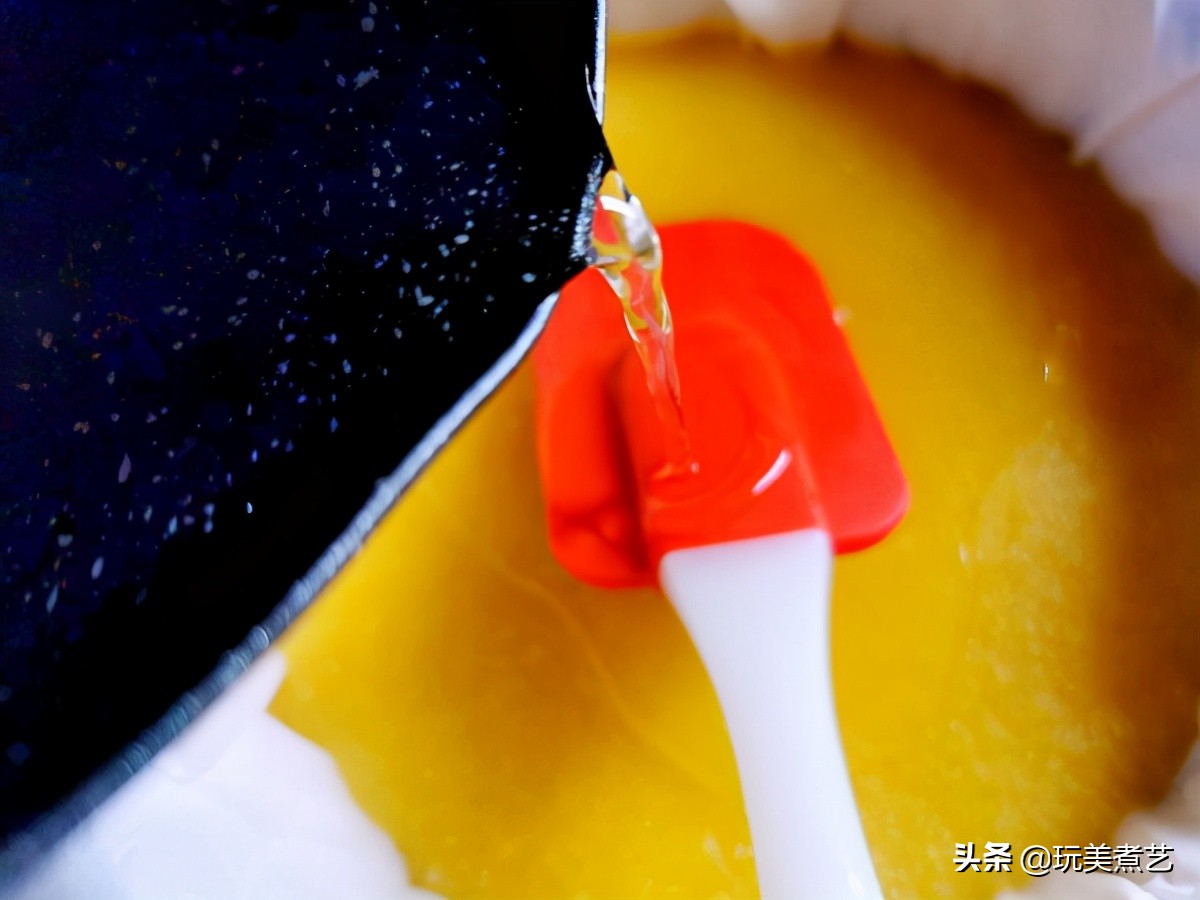 春光明媚好时光，树莓遇上菠萝，就来一个慕斯尝尝