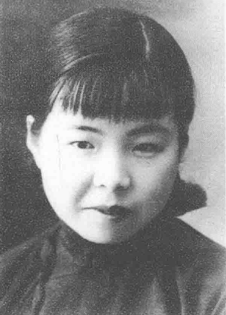 1934年，一女学生放弃明星梦，最终成了潜伏在蒋介石身边的听风者