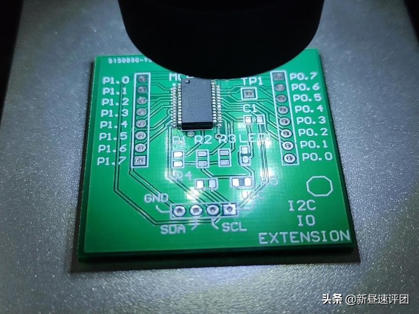 国产太强！50包邮买到1000倍数码显微镜，让混用屏幕无所遁形