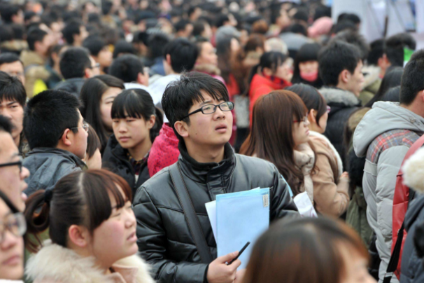 读大专的学生算不算大学生？众人看法不一致，官方给出正确答案