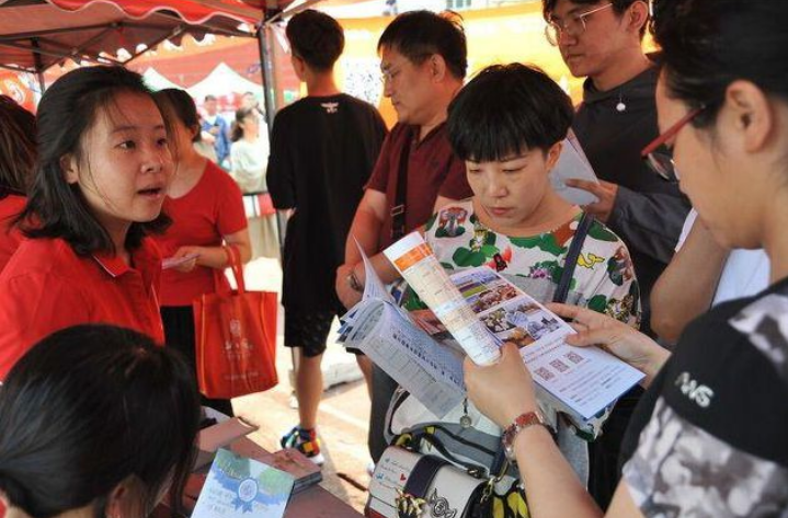 上海有4所臭名昭著的野鸡大学，名字很高大上，毕业证形同废纸