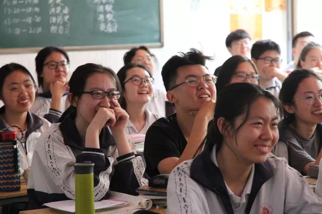 为什么高考“迟到”15分钟，就禁止进入考场？真不是监考老师无情