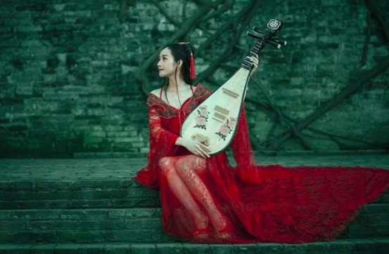 遇到琵琶女，苏轼写下一首经典词作，堪称描写音乐的典范