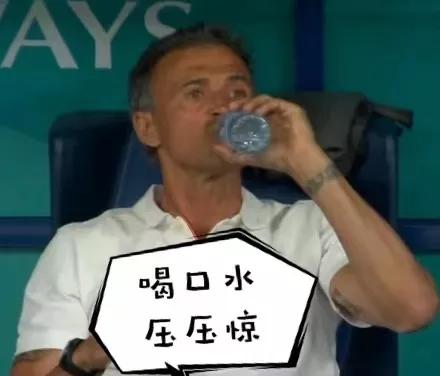 又“乌龙”！只有你想不到，没有“乌龙君”做不到！网友：这届欧洲杯666