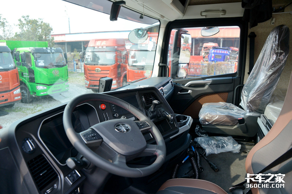 j7牵引车内饰图片(amt盘刹液缓全部就位) - 赤虎壹号