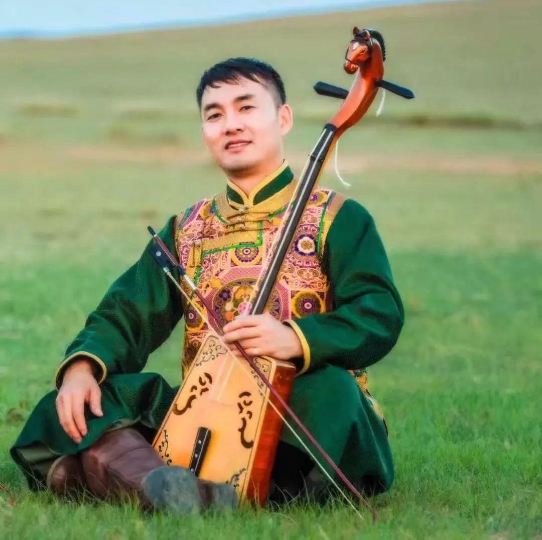 马头琴独奏蒙古人图片