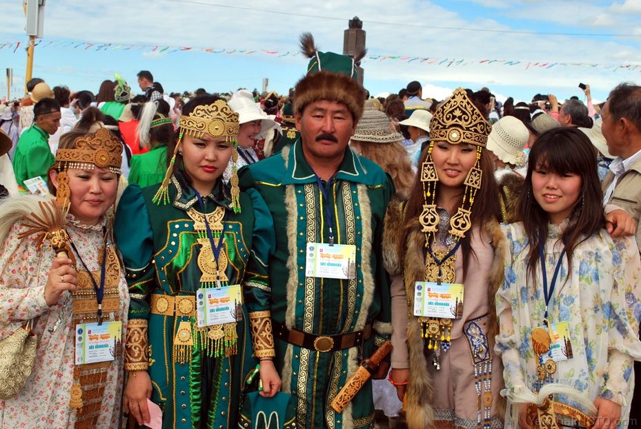 阿塞拜疆语(阿尔泰语系有多强大？原来俄罗斯这么多民族的语言都属阿尔泰语系)