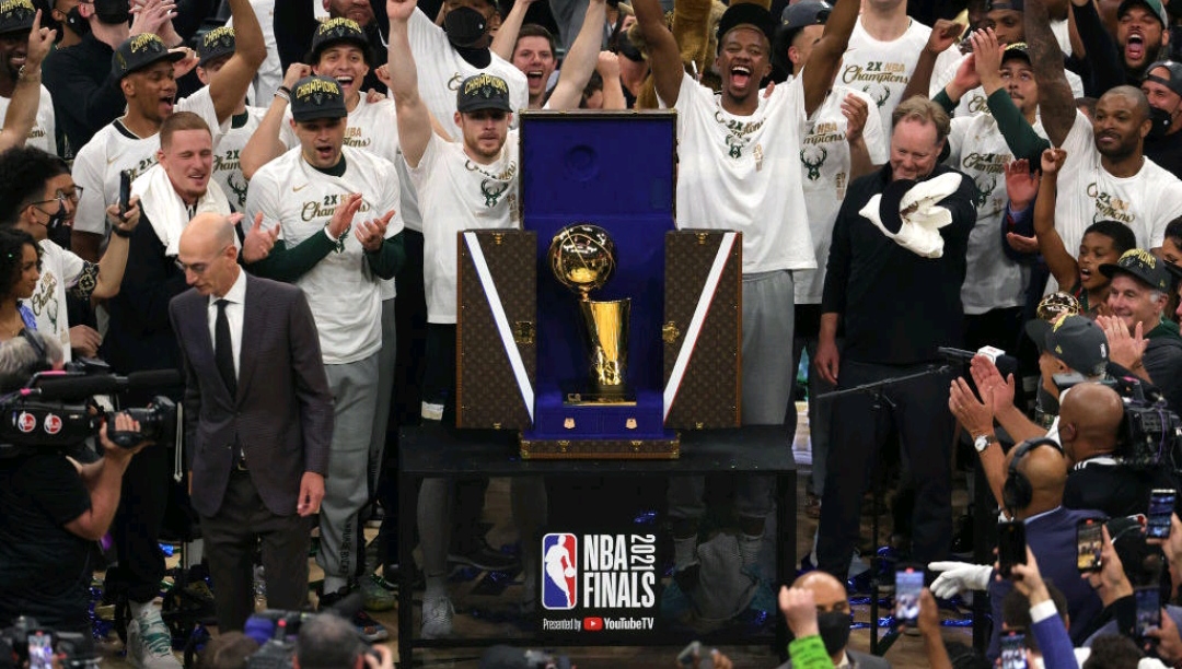 雄鹿总冠军之路(雄鹿拿过nba冠军吗?不仅夺得过总冠军,还拿了两次)