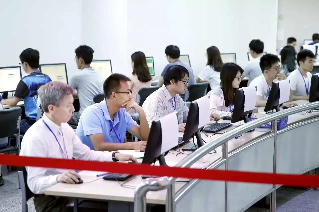 高考评卷多神秘？5道关卡，半封闭10多天，评卷人还需满足6个条件