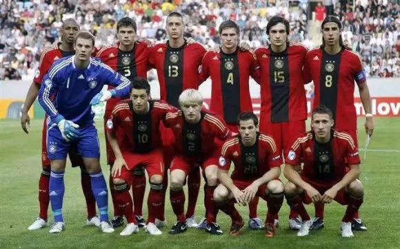法国世界杯德国队服（国旗上没有白色元素，德国的主场球衣为什么却是白色的？）
