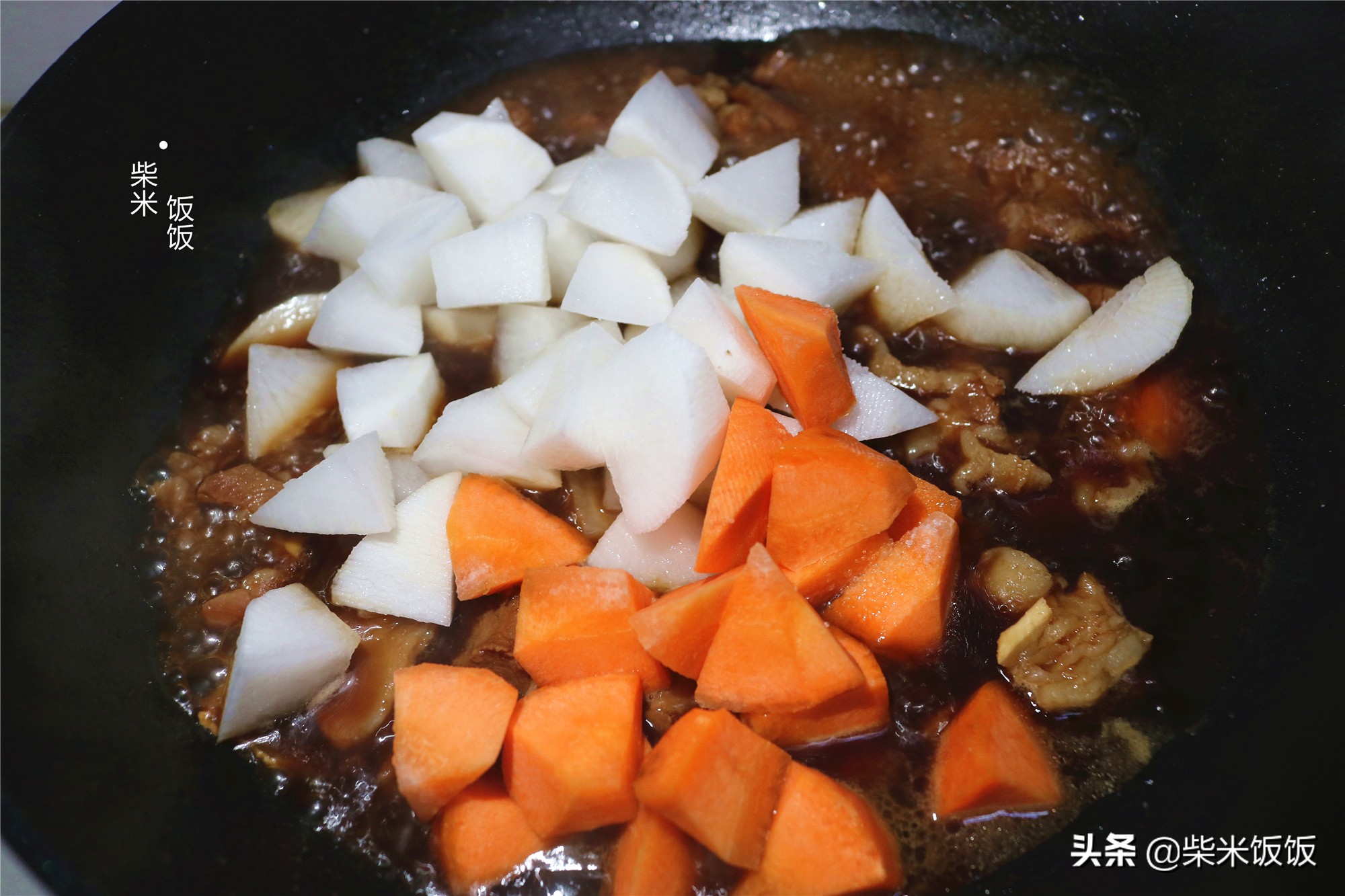 羊肉别总炖汤了，试试这个做法，鲜香又滋补，现在吃最合适