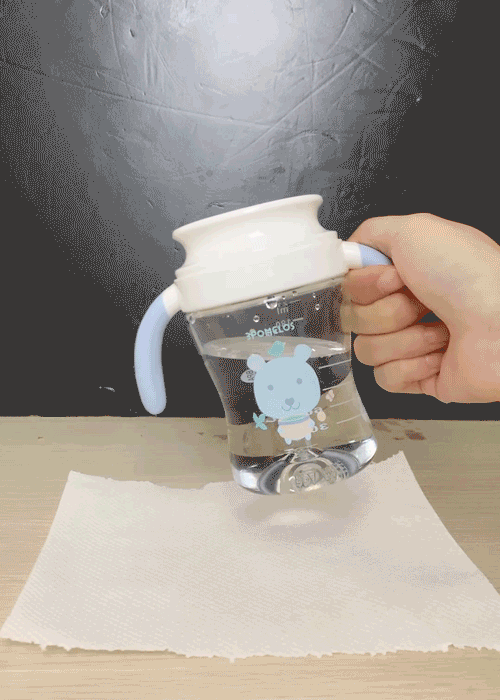 10款寶寶學(xué)飲杯測評(píng)：這款防漏效果差，不推薦