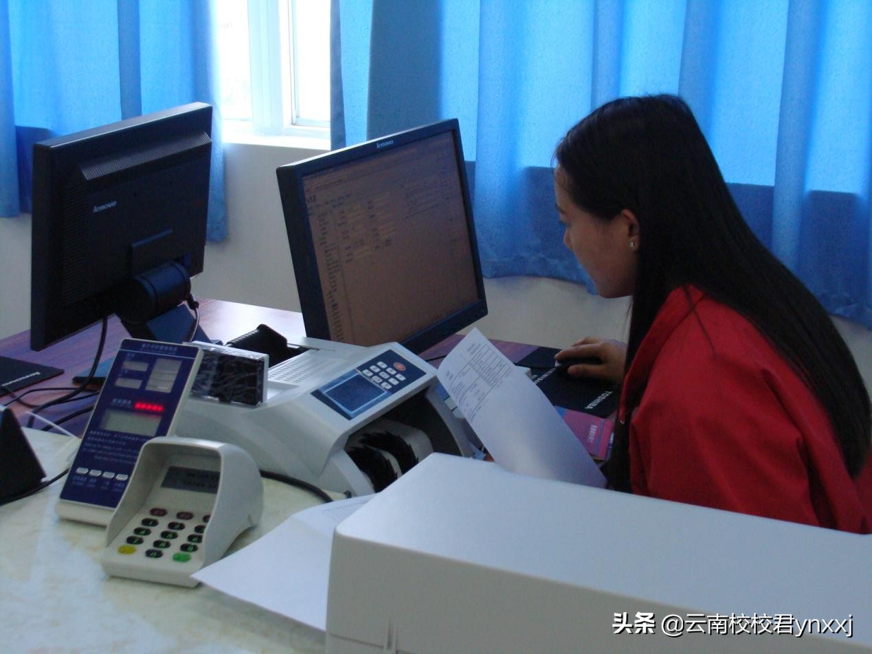 云南曲靖财经学校的校园环境怎么样？