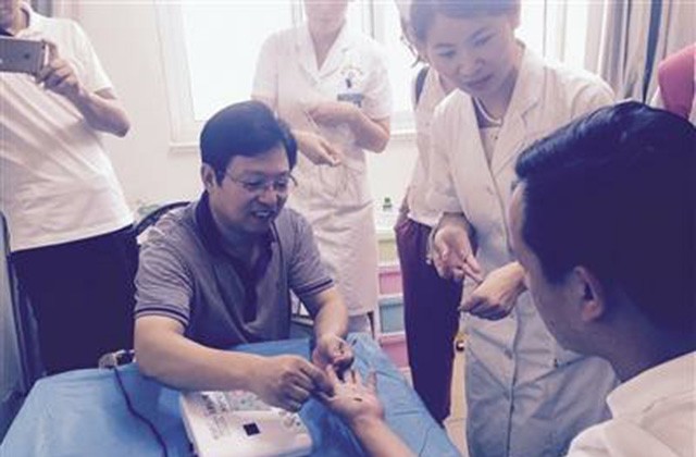 杨永信的“网戒”内幕：自我标榜清苦义行，4年入账8100万