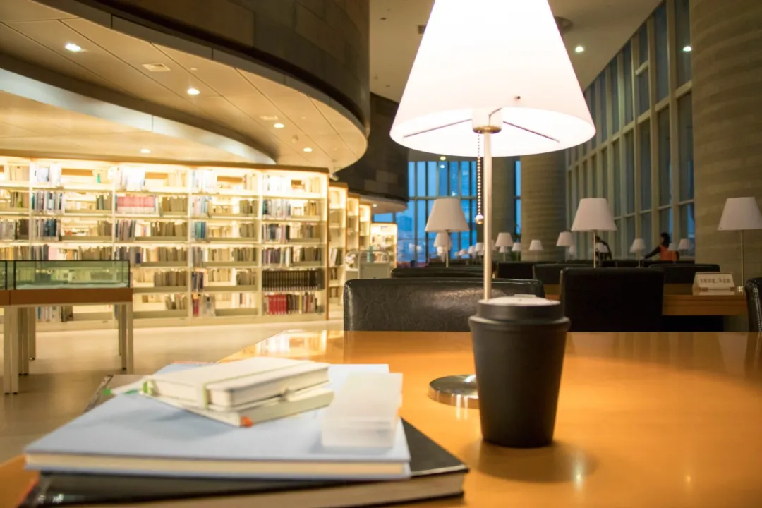 2020热门专业解读：文学类就业率排行，这6大专业值得考虑！