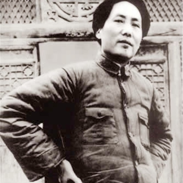 邓华缴获五箱白金龙烟，只给主席一支，主席笑笑：“财不露白”啊